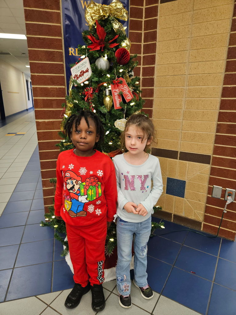 Today’s Christmas spirit theme was Holiday Hustle — comfy, cozy, and full of festive vibes! Students and staff rocked their sweats, joggers, and comfy fits while staying busy spreading holiday cheer and learning all day long. 💪🎅