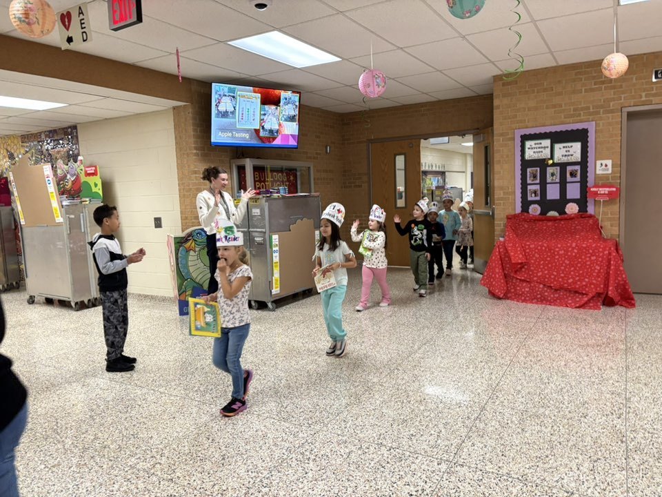 kids in parade line
