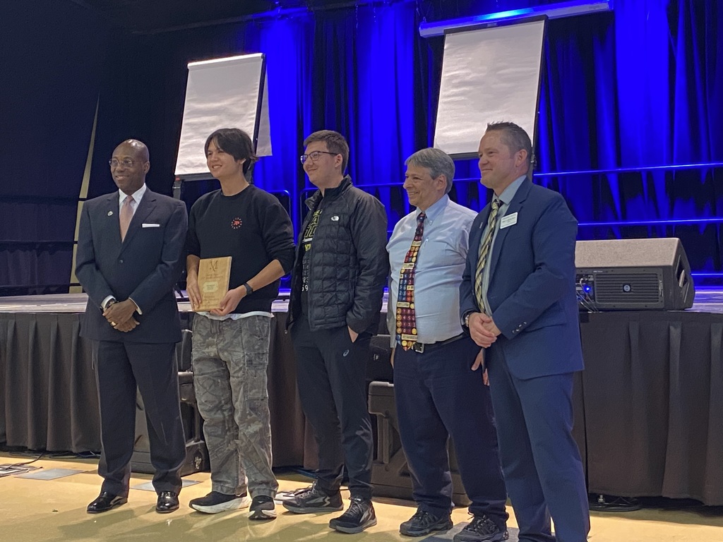 Seniors Will Ferenchick and Harrison Eck