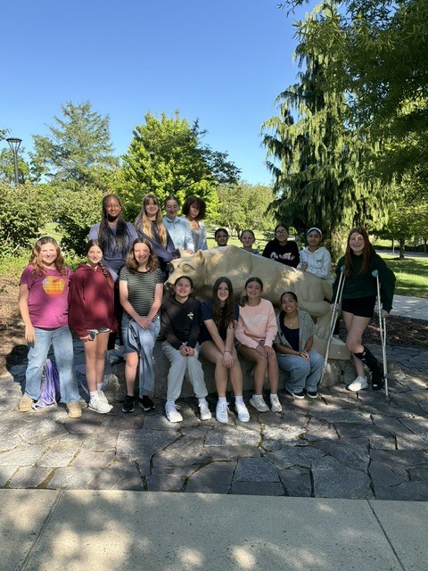 students with penn state mascot