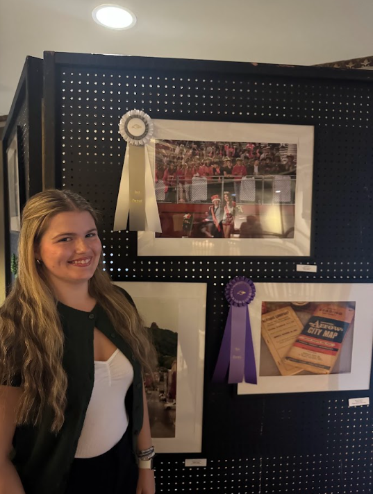 Belle with picture and ribbon prize