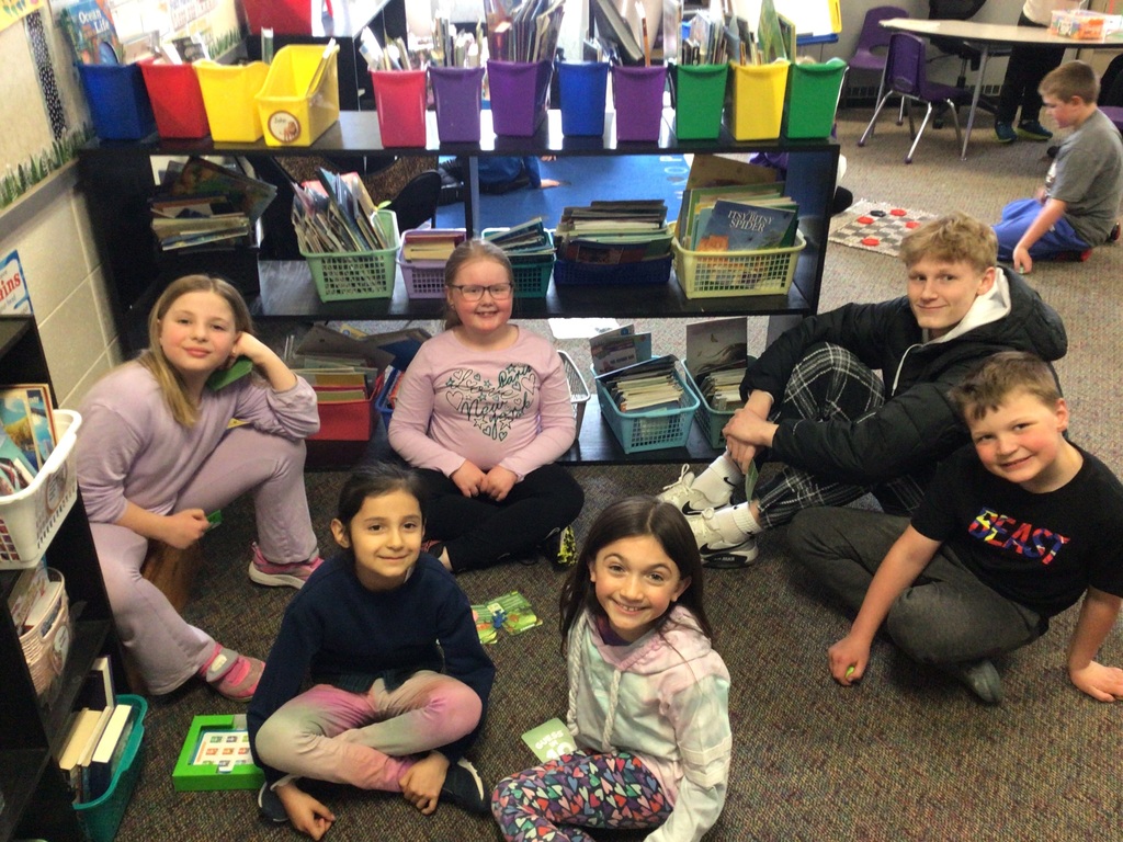 6 kids posing for the camera