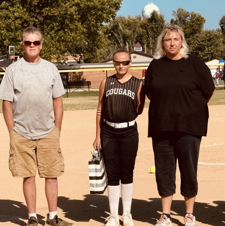 Bella Mangham and family
