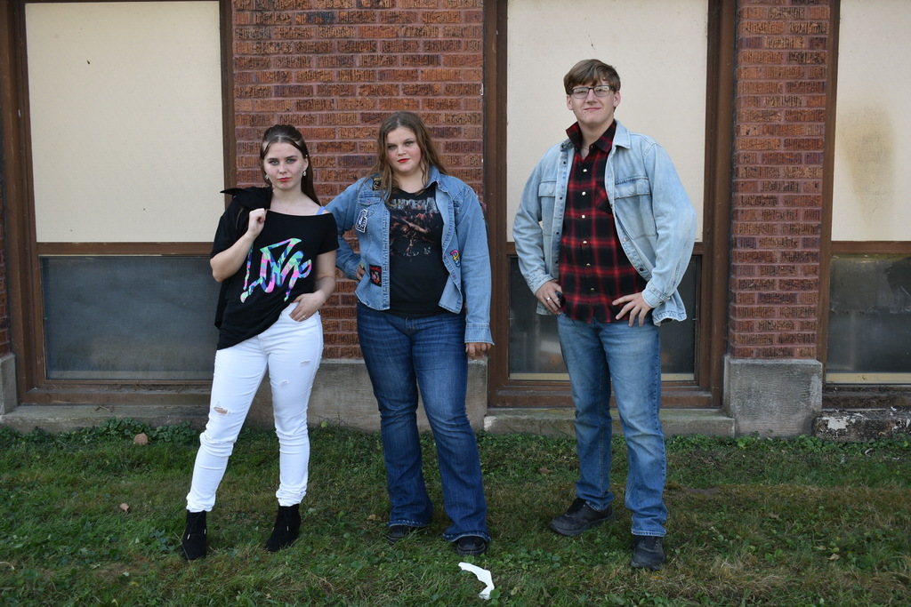 Skylar - Violet - Levi
