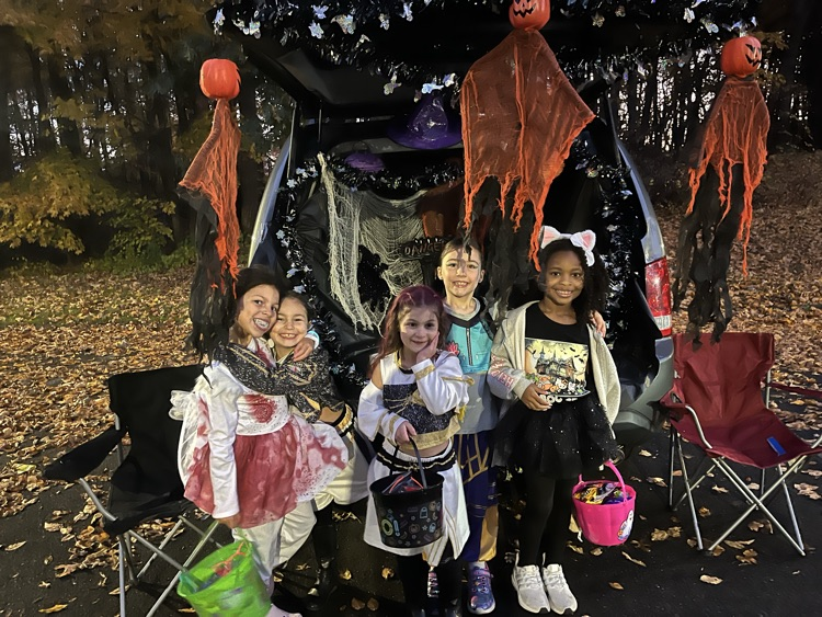 students at trunk or treat