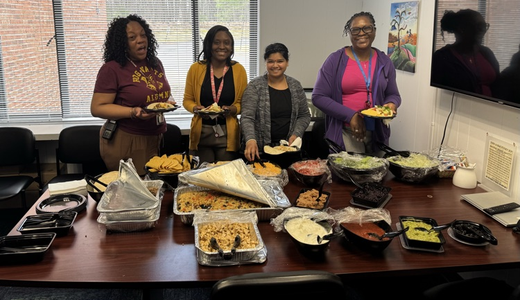 paraeducators having lunch