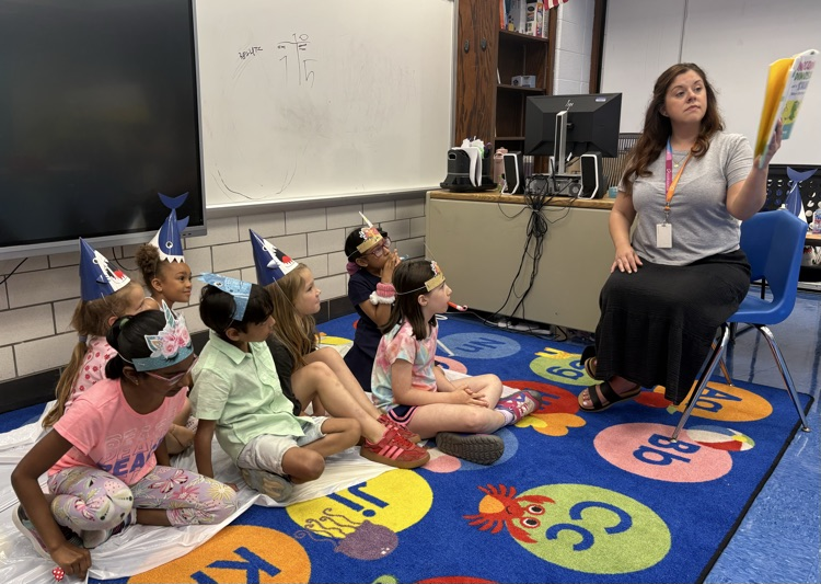 kids and reading teacher