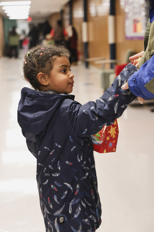 girl sharing with mom