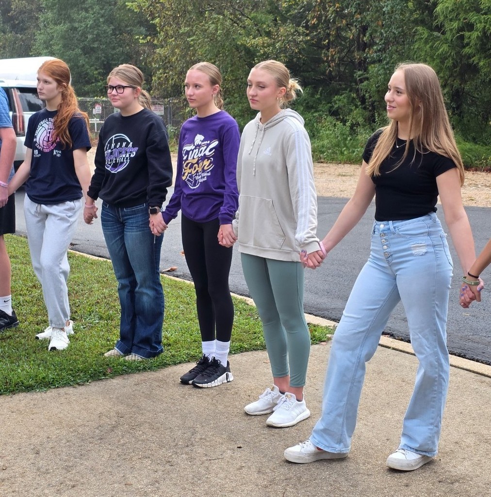 Lauren Martin led our prayer