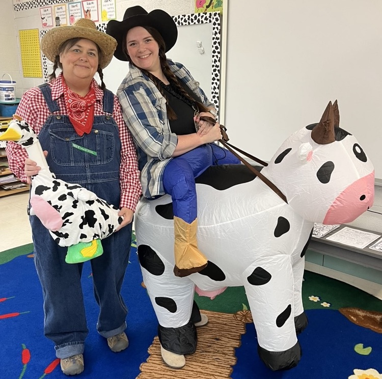 Farmer Stacy and Cowgirl Danielle