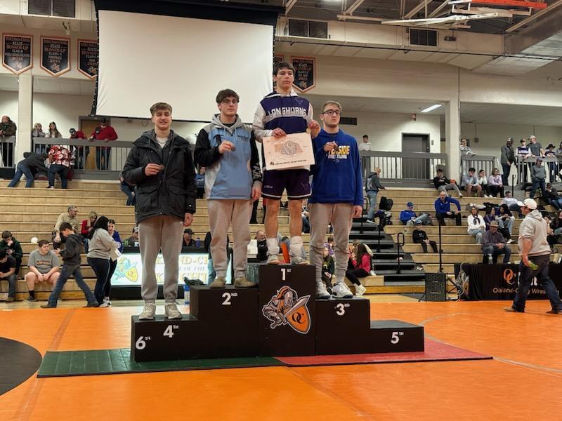 Stratton Sellin state qualifier 4th at districts