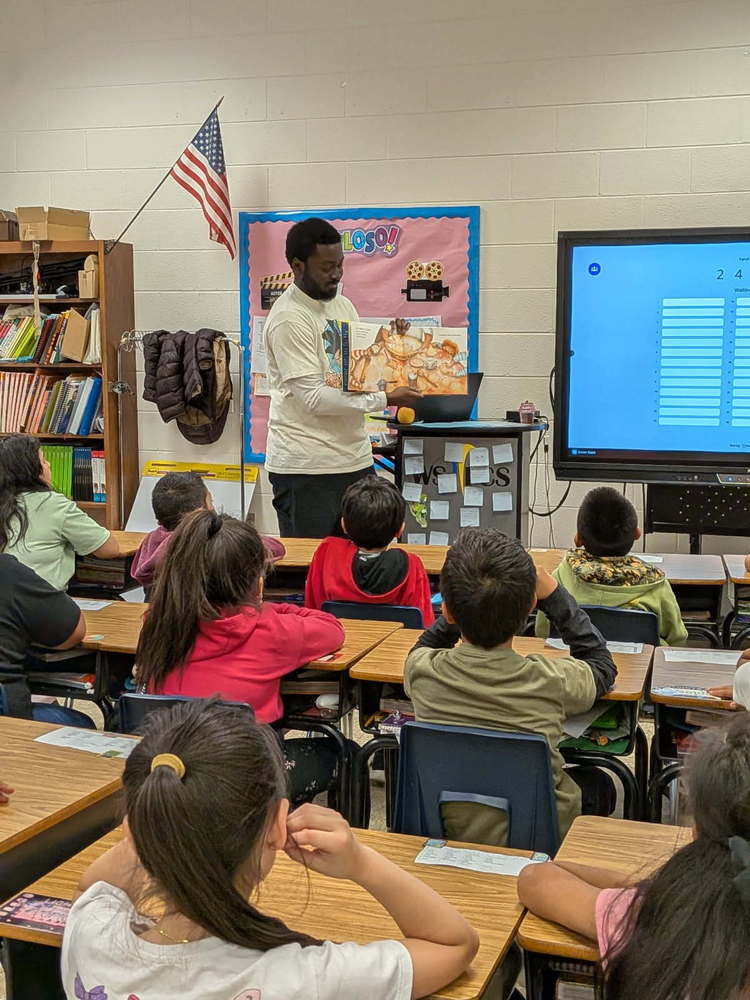 Wake Forest students read to 3rd grade 