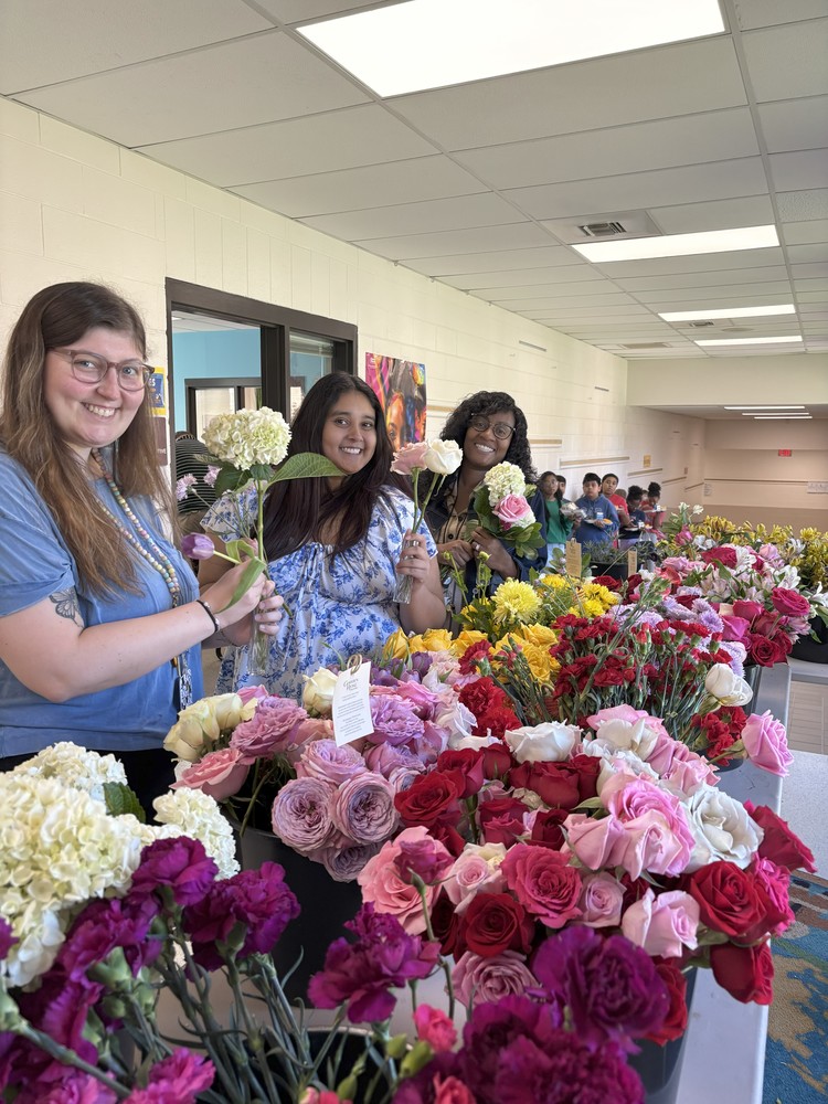 Teachers creating their bouquets