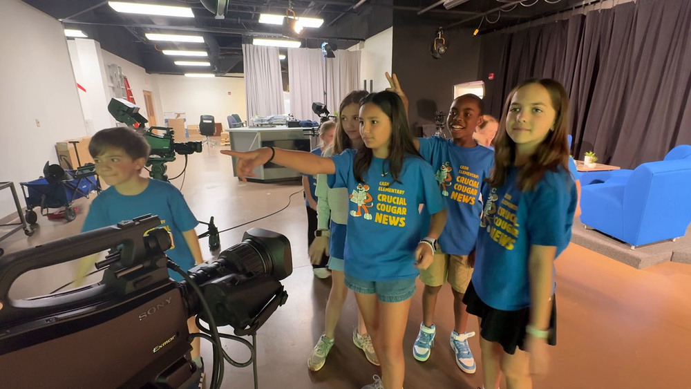 Cash Elementary News Crew visits Cable 2 TV