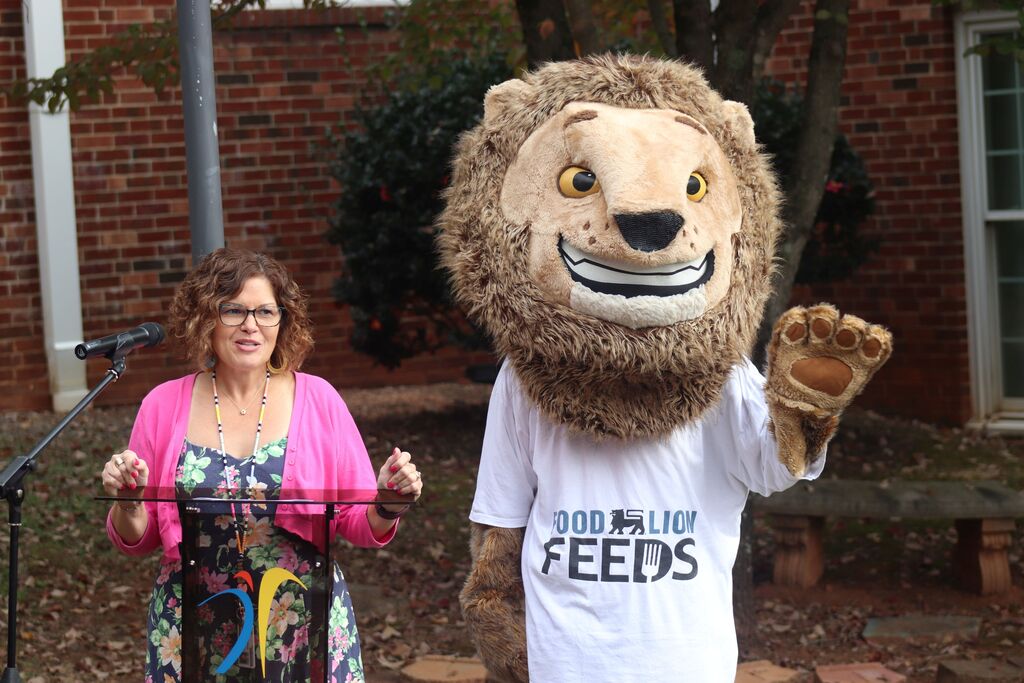 Samantha Manring and the Lion