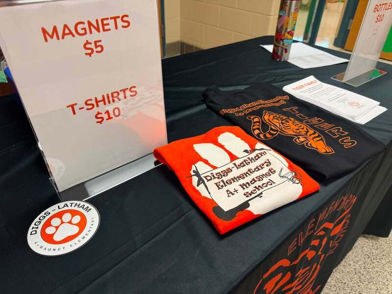 Tee-Shirts & Magnets
