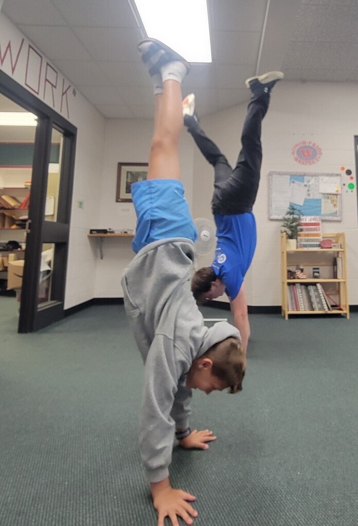 Handstand Contest