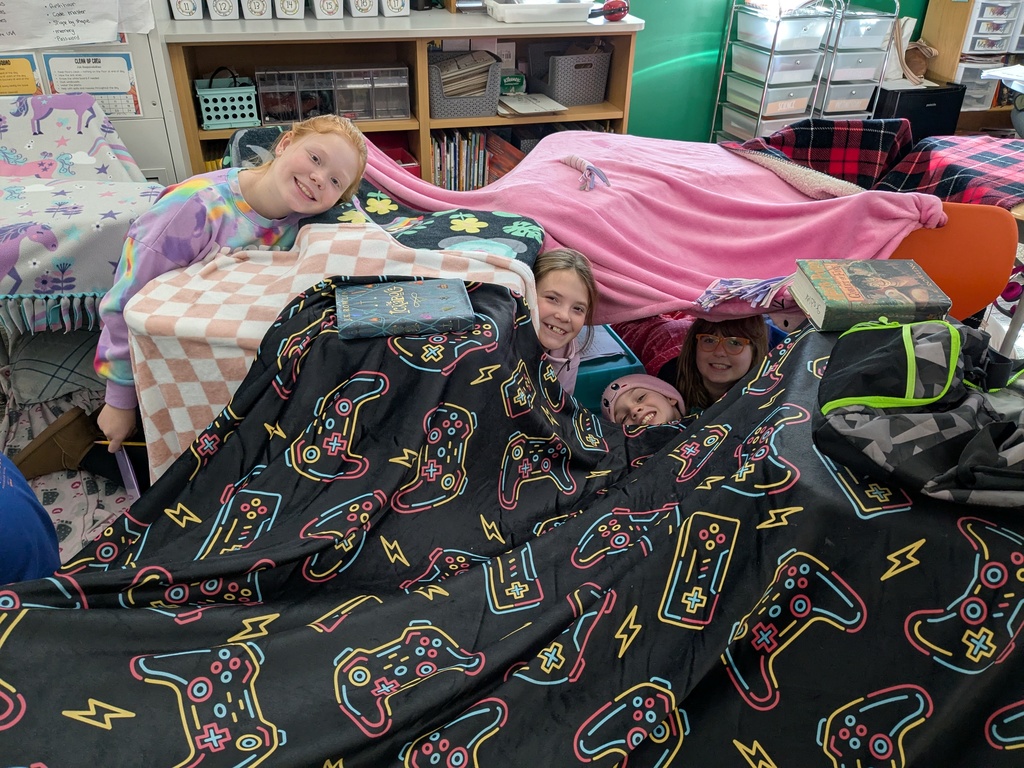 Students in forts in classroom