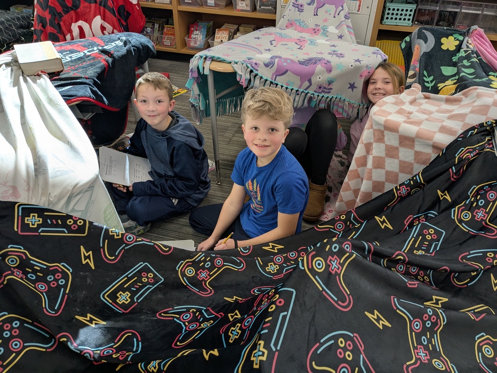 Students in forts in classroom
