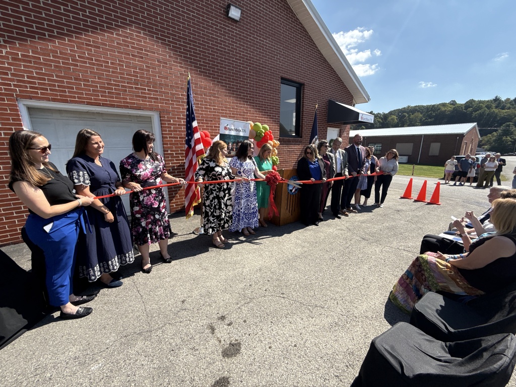 Lunchbox276 Ribbon-Cutting
