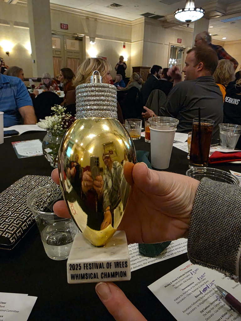 Trophy in shape of a Christmas Bulb