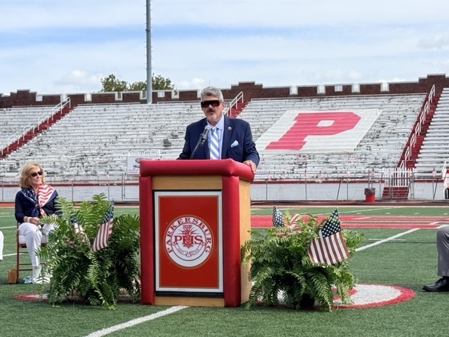 image of Parkersburg Mayor standing at a podium