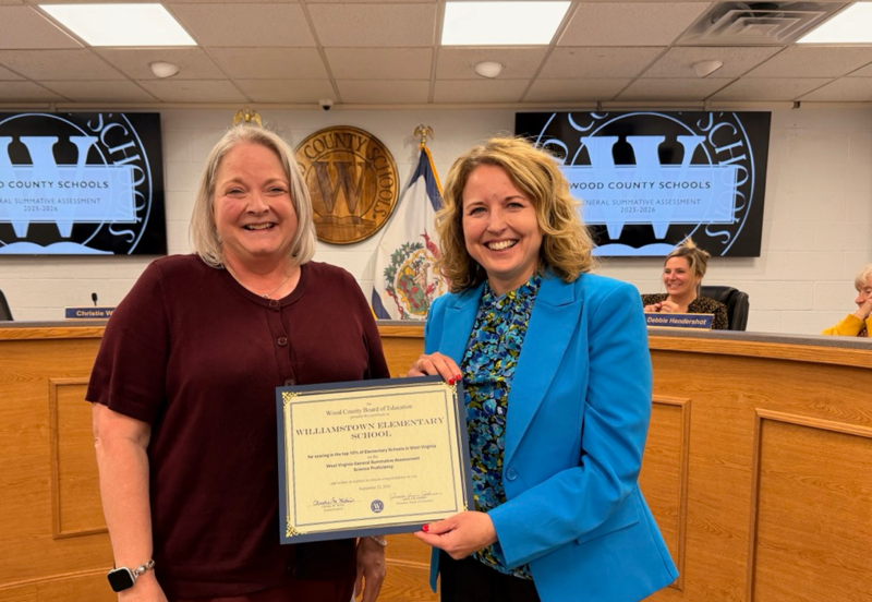 Williamstown Elementary staff receiving award