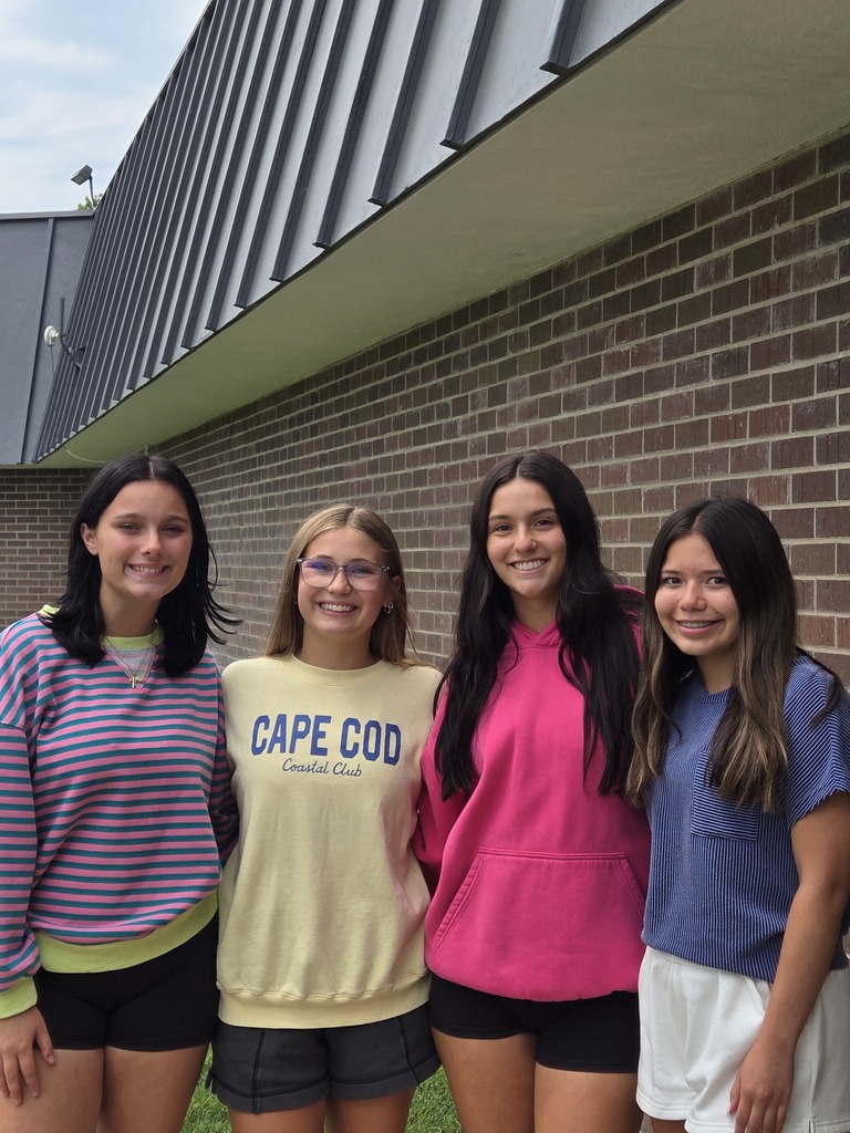Sophomore officers. Alyssa, Harper, Joci, Melissa