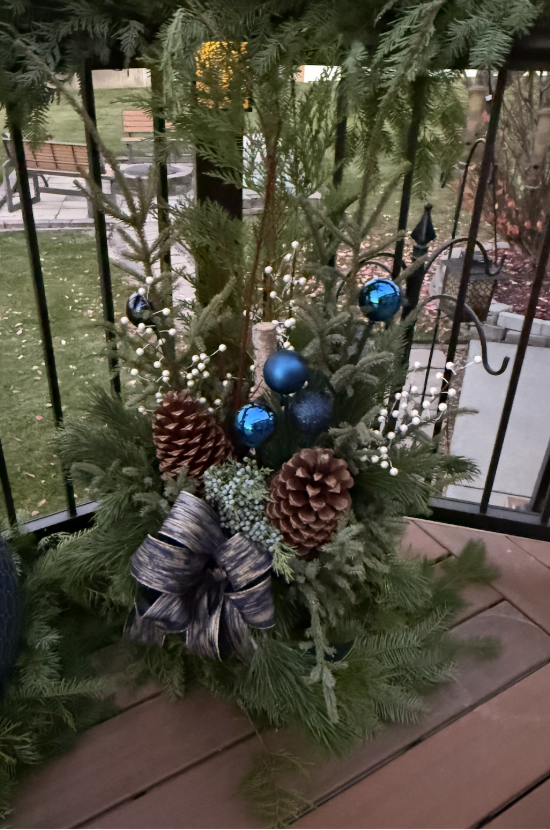 holiday pot blue