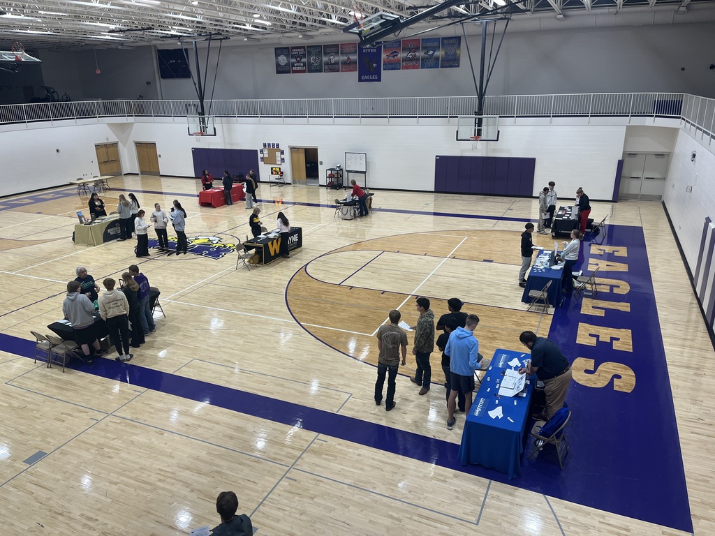 Juniors exploring colleges