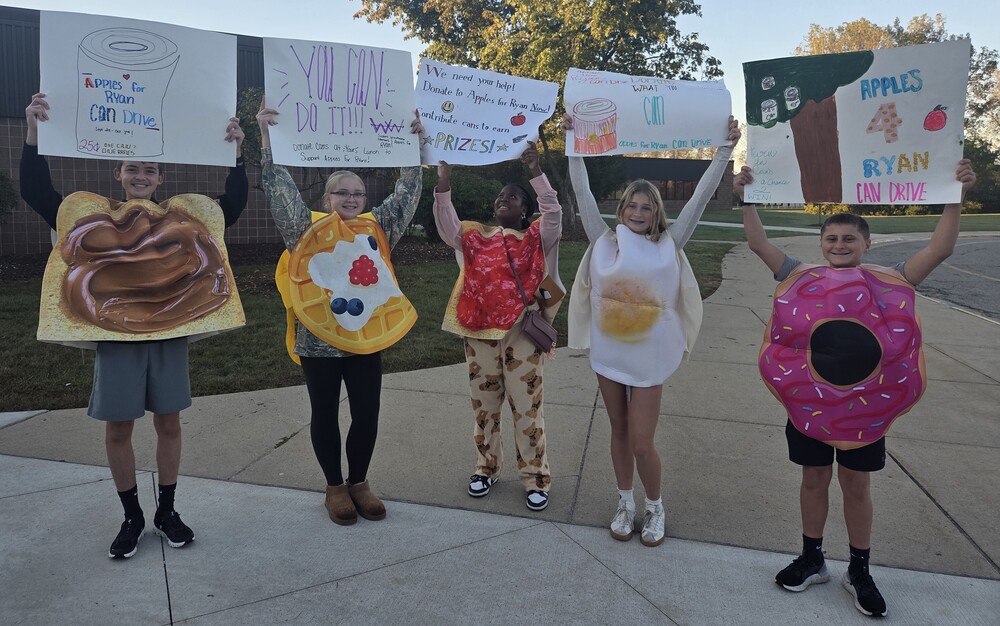 kids advertising apple for ryan
