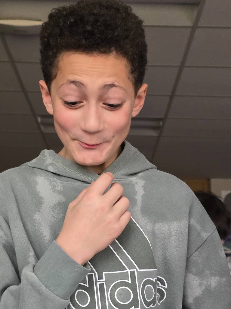 students tasting cranberries