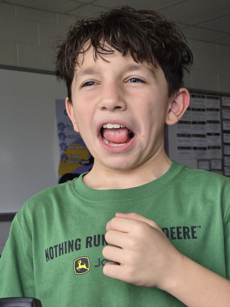 students tasting cranberries