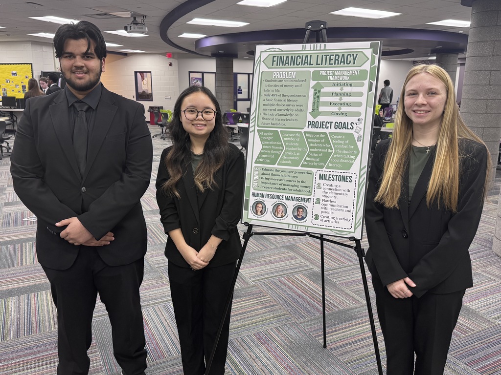 whs students prep and practice before deca state competition