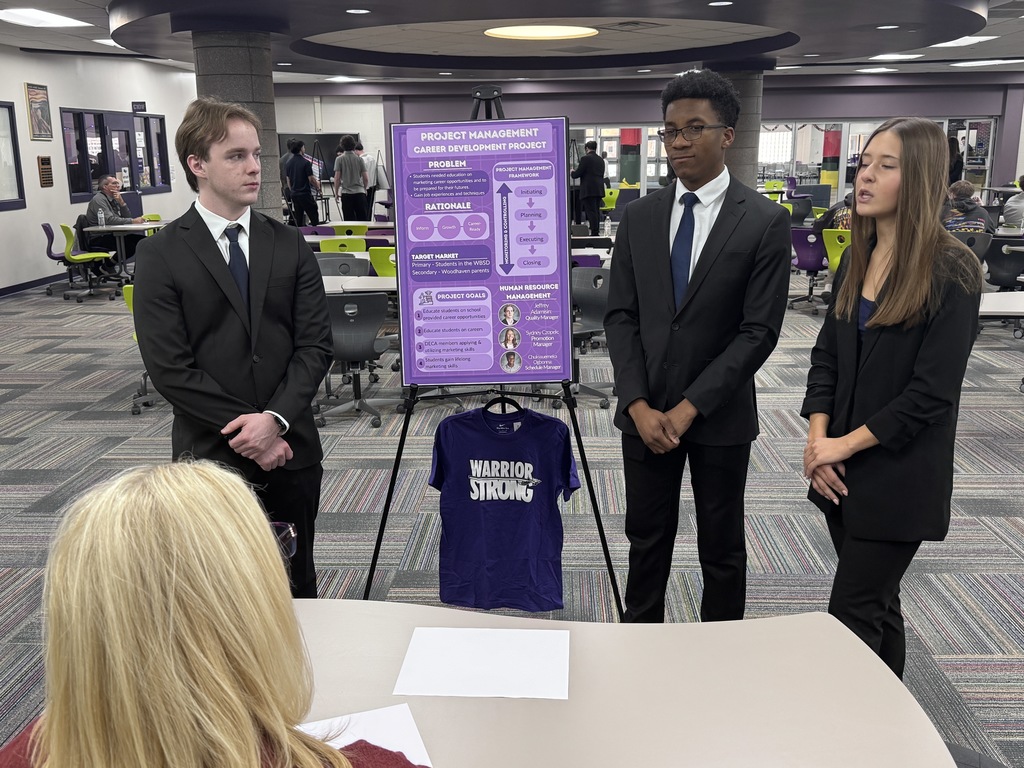 whs students prep and practice before deca state competition