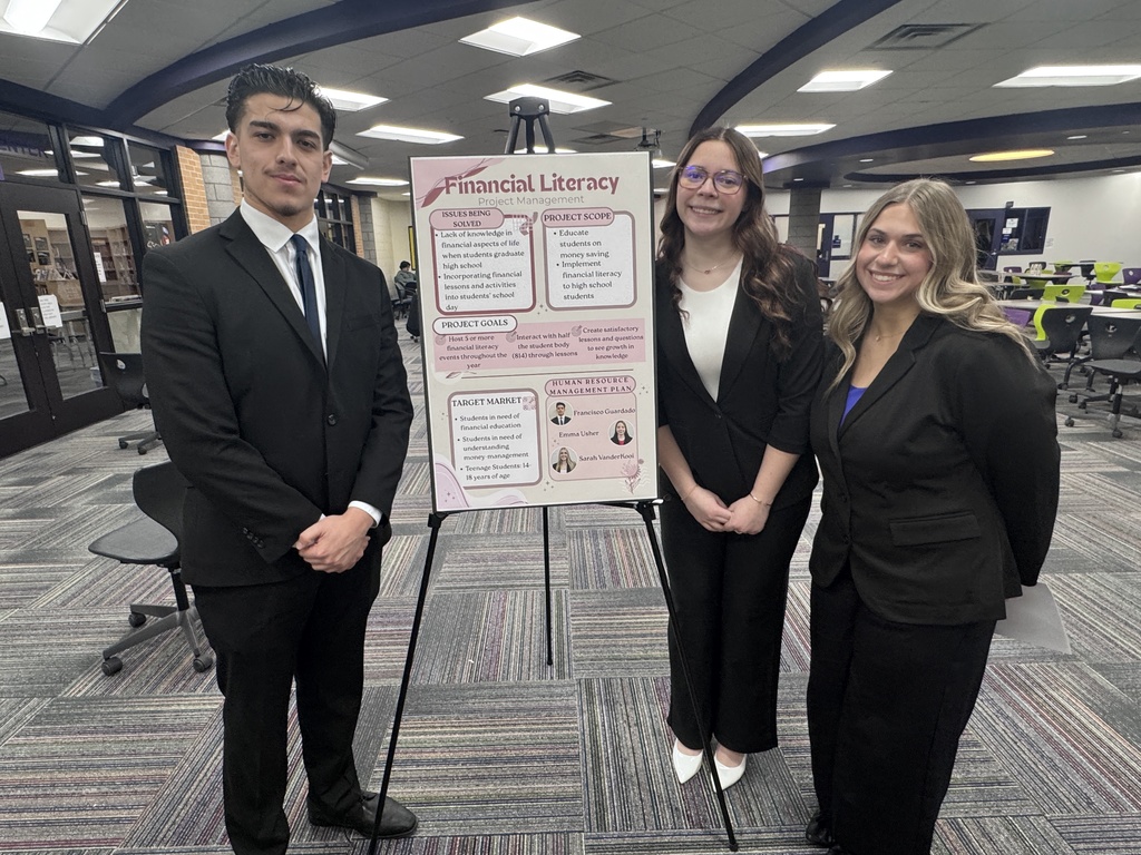 whs students prep and practice before deca state competition