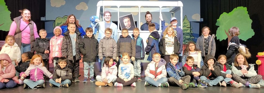 yake students attend dypac play