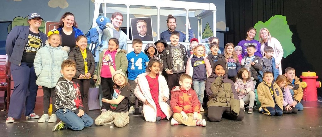 yake students attend dypac play