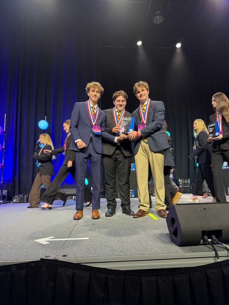 whs deca members in detroit at competition