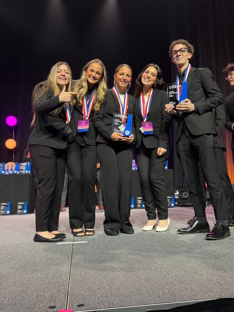 whs deca members in detroit at competition