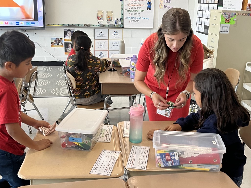 Visiting Japanese Graduate Students and Future Teachers visit Woodland Elementary