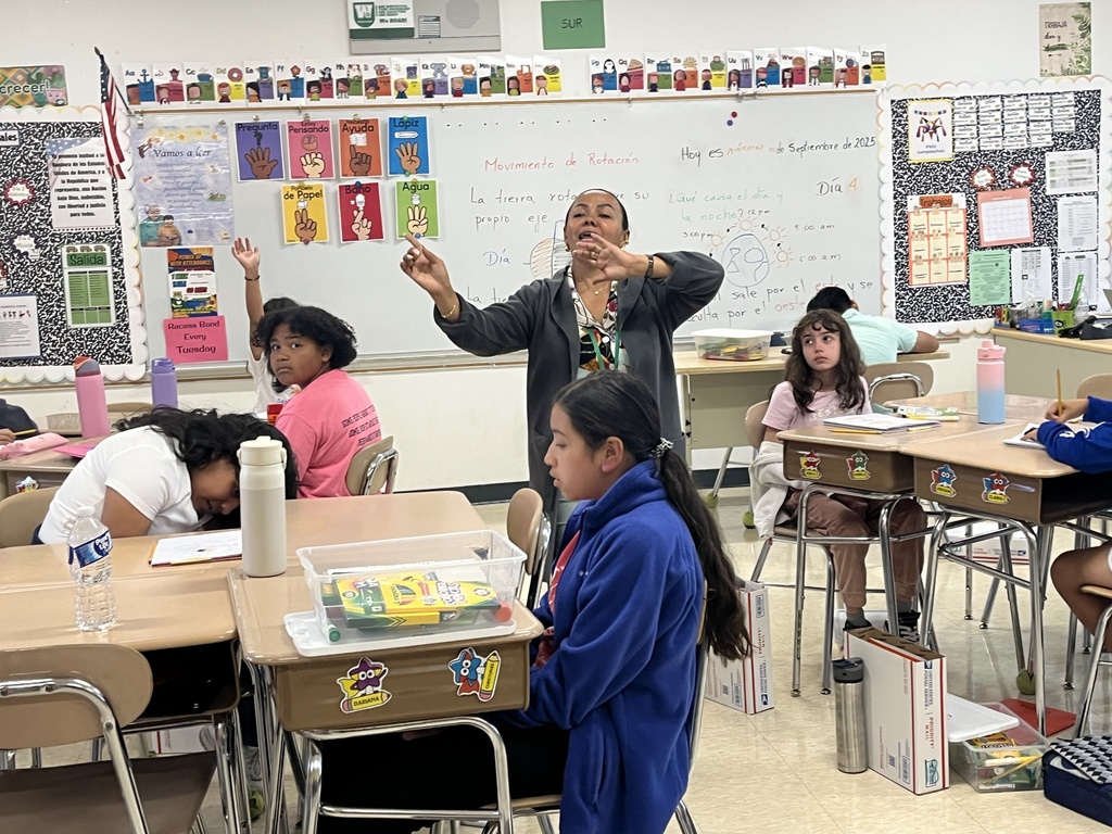 Ms. Figueroa's 5th Grade Dual Language Spanish Class