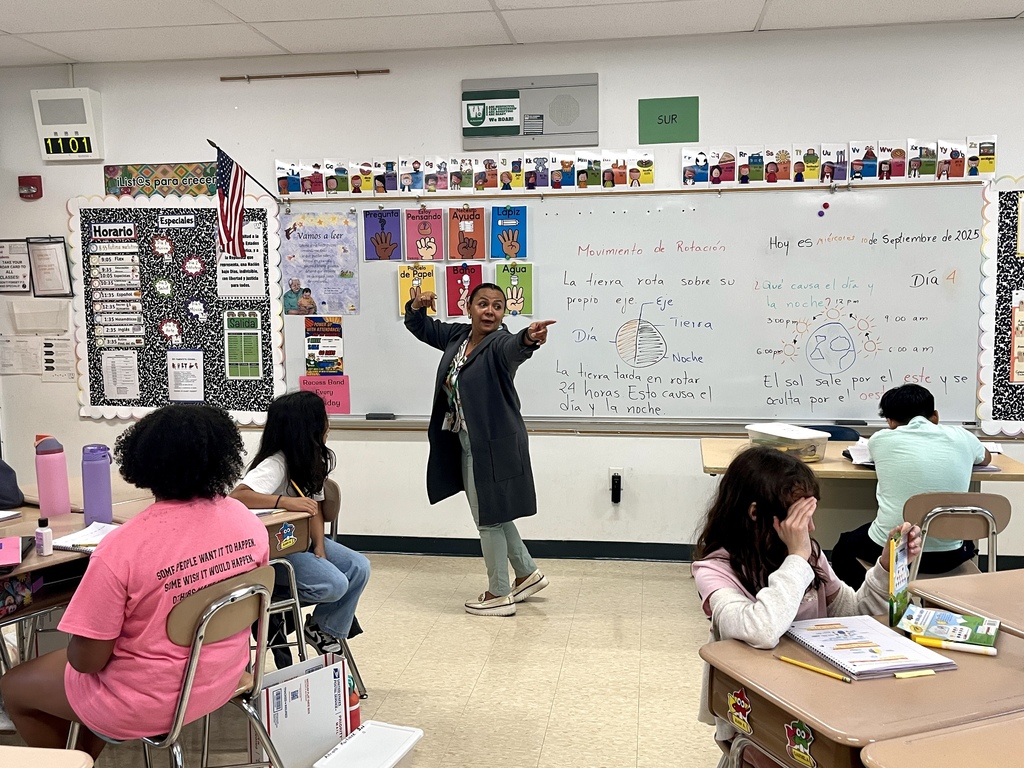 Ms. Figueroa's 5th Grade Dual Language Spanish Class