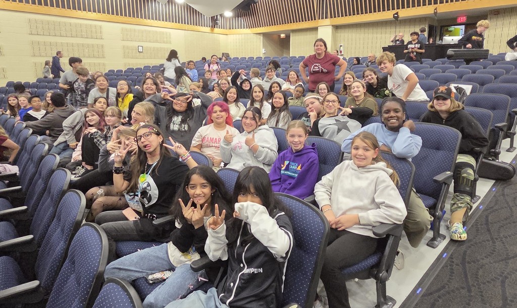 WMS Drama Students attend high school fall play Oct 2025