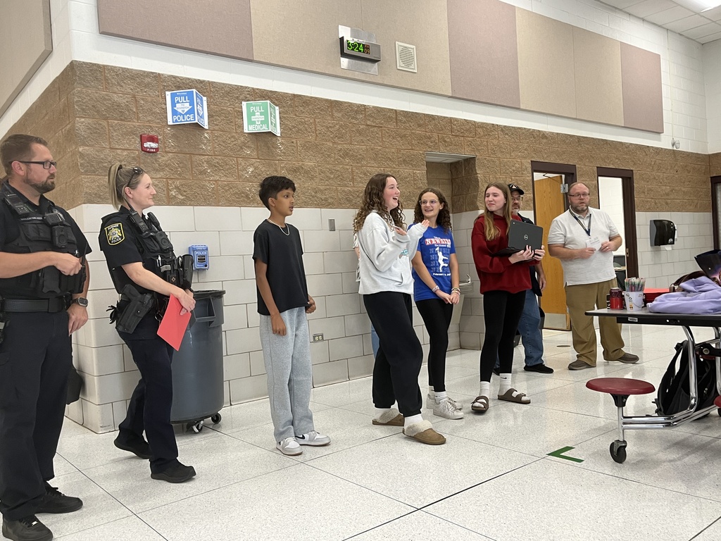 Red Ribbon Week Posters with NJHS and SOS students at WMS