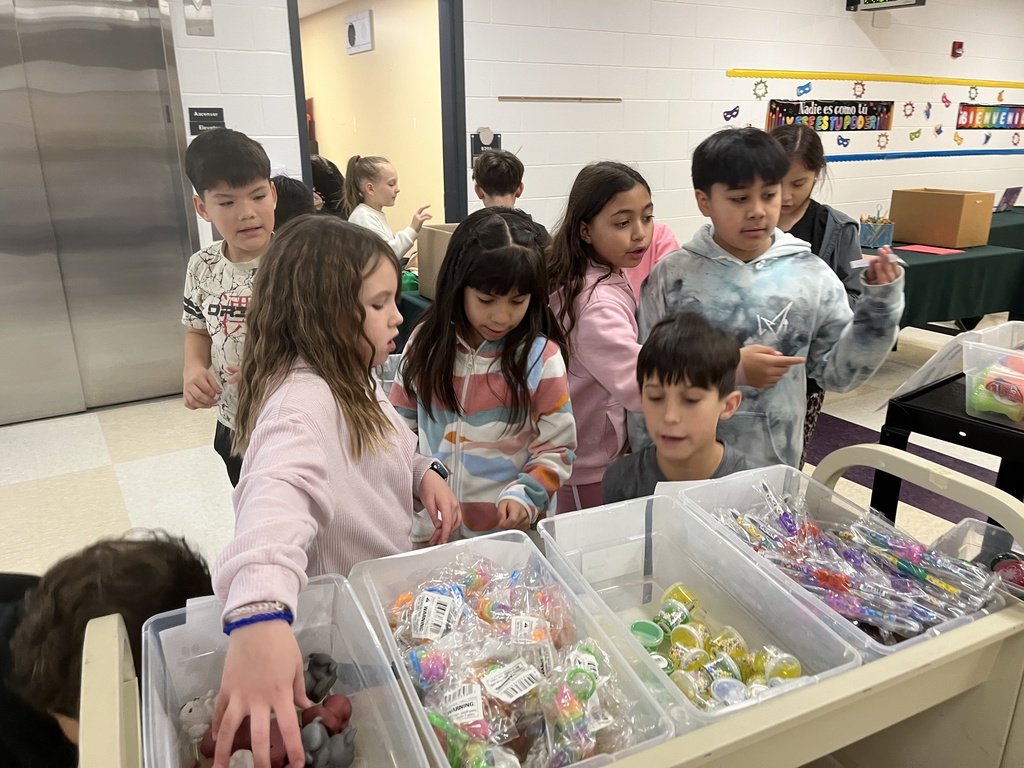 4th and 5th grade PBIS Student Leaders pack donations to Lurie Children's Hospital