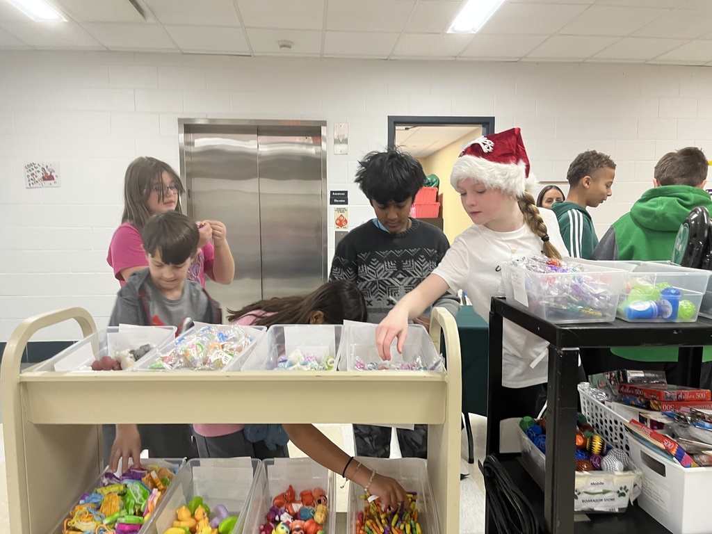 4th and 5th grade PBIS Student Leaders pack donations to Lurie Children's Hospital