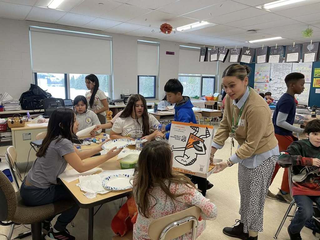 Students attending Attendance Pizza Parties 