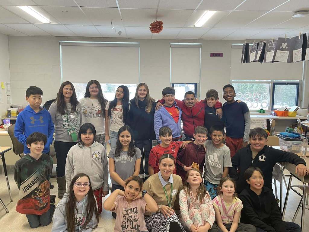 Students attending Attendance Pizza Parties 