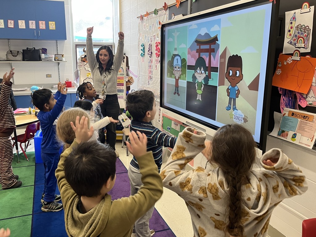 Primary students take a movement break and dance 